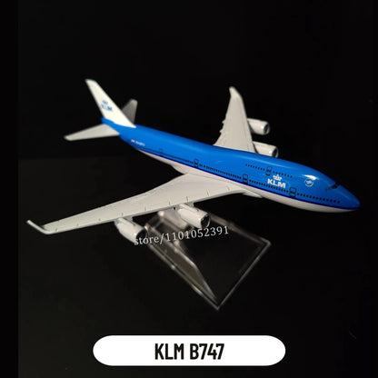 Scale 1:400 Metal Aircraft Replica Brazil Varig B737 Airlines Boeing Airbus Diecast Model Aviation Miniature Art Decor Boy Toy