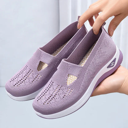 Women's shoes, breathable and comfortable in spring and summer, single shoes for mothers, soft soles, casual blue mesh shoes