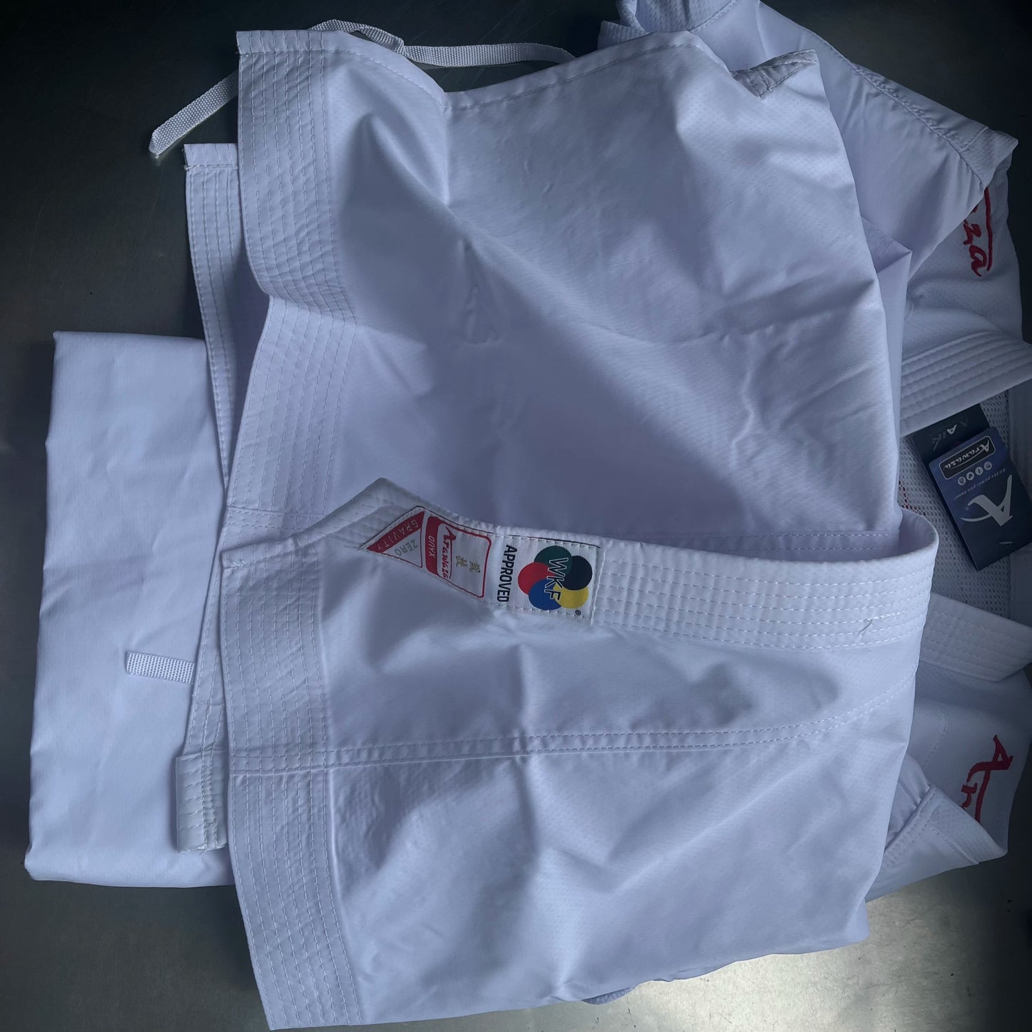 Breathable Karate Uniform For Kids Adults Lightweight Student Gi Pants and Jackets For Martial Arts Uniform With Free Belt