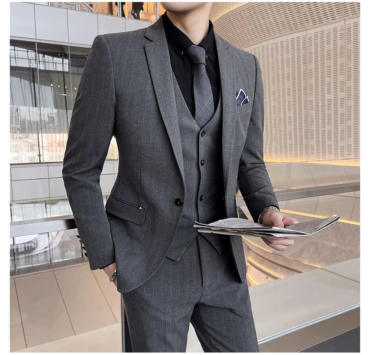 2024 Groom Wedding High-grade Suit (suit + Vest + Trousers) Winter Stripes Business Fashion Handsome Casual Suit Three-piece Set