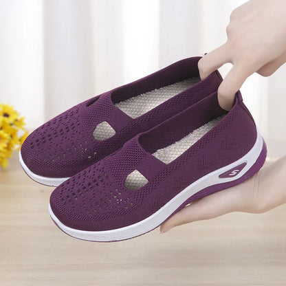 Women's shoes, breathable and comfortable in spring and summer, single shoes for mothers, soft soles, casual blue mesh shoes