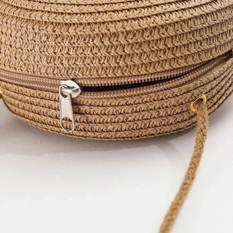 Round Woven Straw Bag Minimalist Straw Bag Crossbody Purse Crossbody Bag for Girl Women Shoulder Vocation Style Handbag