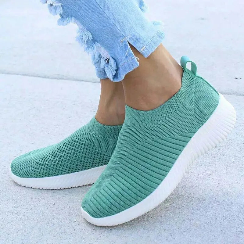 Casual Shoes Women's Sneakers Fashion 2025 New Walking Soft Women Sneakers Slip On Breathable Woman Shoes Ladies Vulcanize Shoes