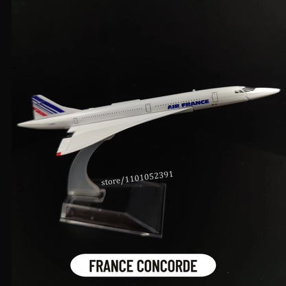 Scale 1:400 Metal Aircraft Replica Brazil Varig B737 Airlines Boeing Airbus Diecast Model Aviation Miniature Art Decor Boy Toy