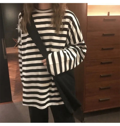 Spring Autumn Women Harajuku Striped T Shirt Long Sleeve O-Neck T-Shirts Korean Casual Oversized T Shirt Femme Black Tops