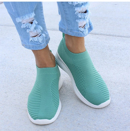 Casual Shoes Women's Sneakers Fashion 2025 New Walking Soft Women Sneakers Slip On Breathable Woman Shoes Ladies Vulcanize Shoes