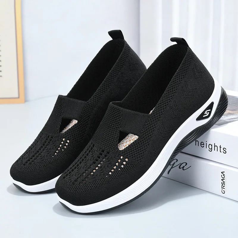 Women's shoes, breathable and comfortable in spring and summer, single shoes for mothers, soft soles, casual blue mesh shoes